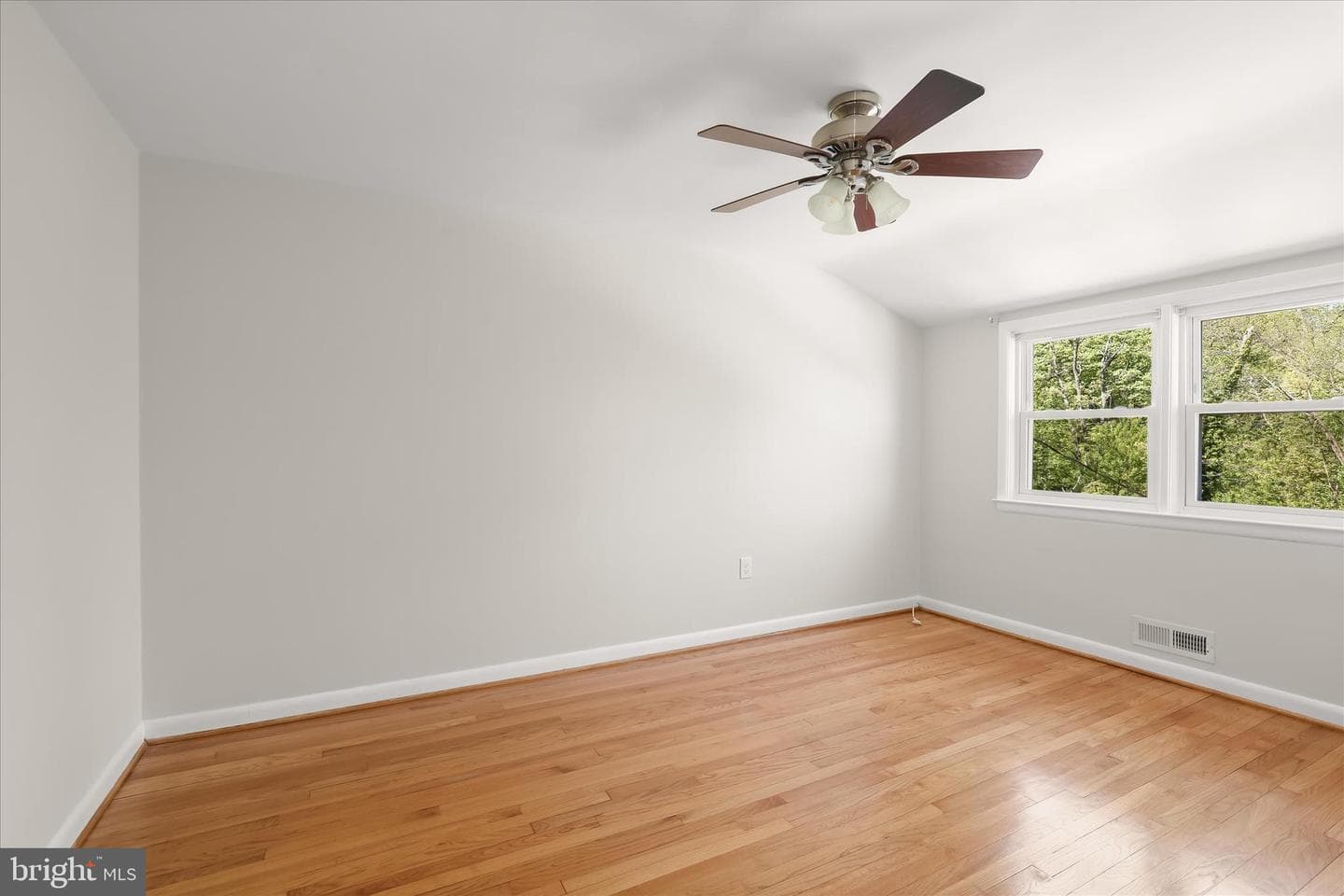 1111 Linden Avenue photo 17
