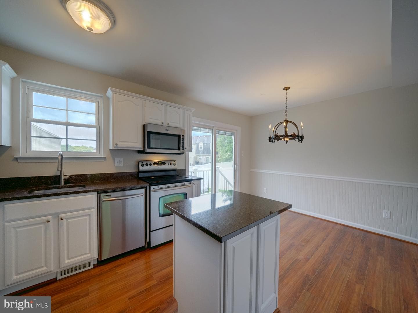 9121 Summer Park Drive photo 3