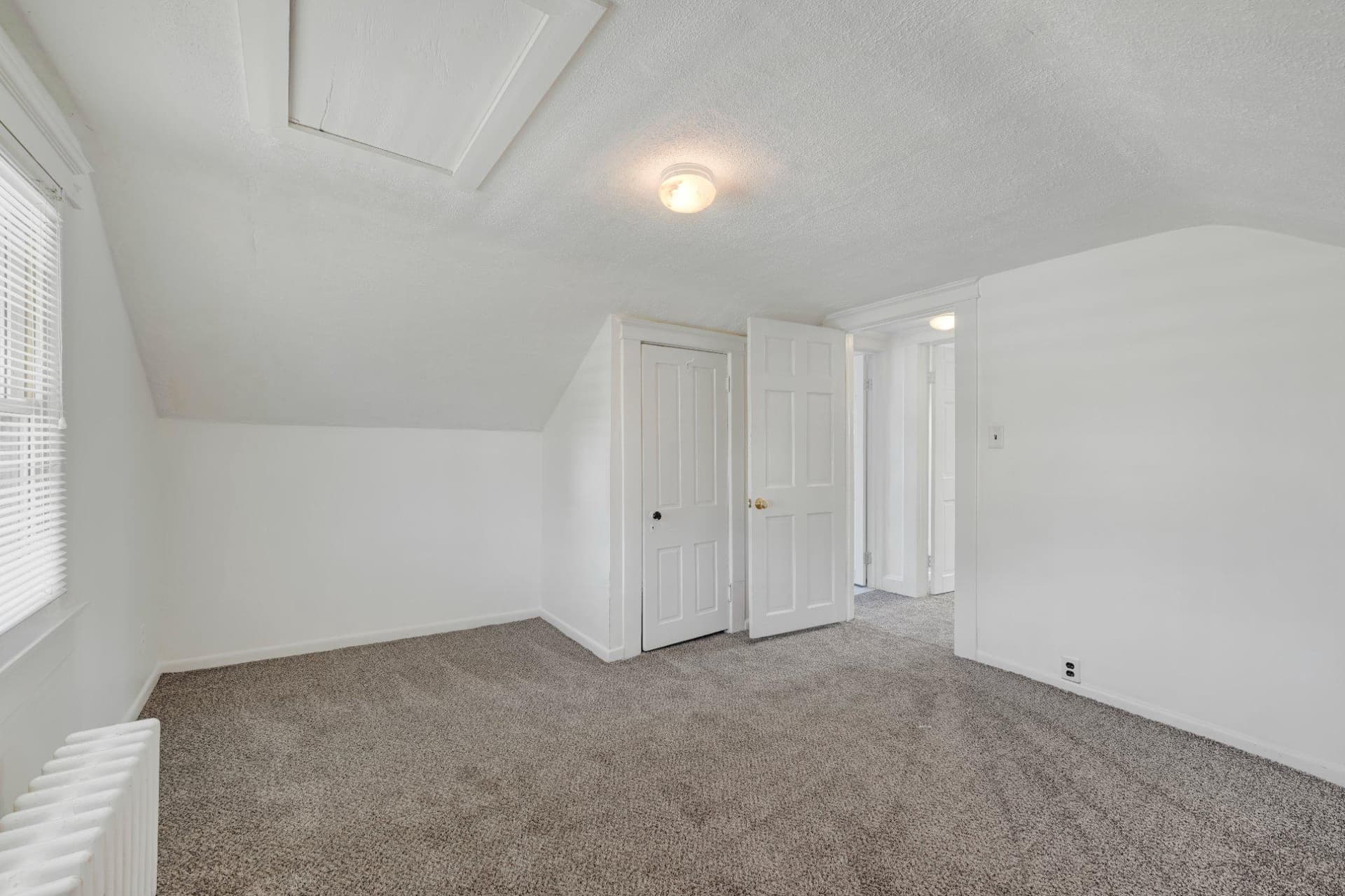 6417 Gilmore Street photo 29