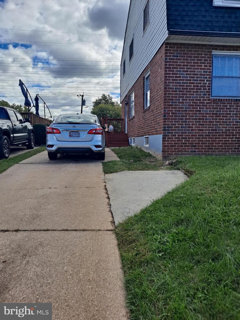 5663 Whitby Road photo 3