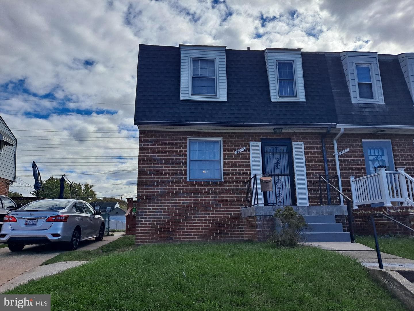 5663 Whitby Road photo 6