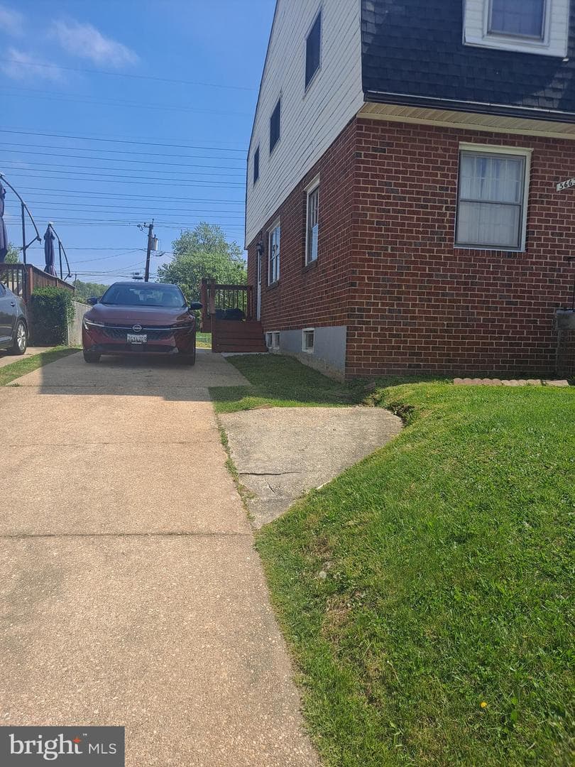 5663 Whitby Road photo 7