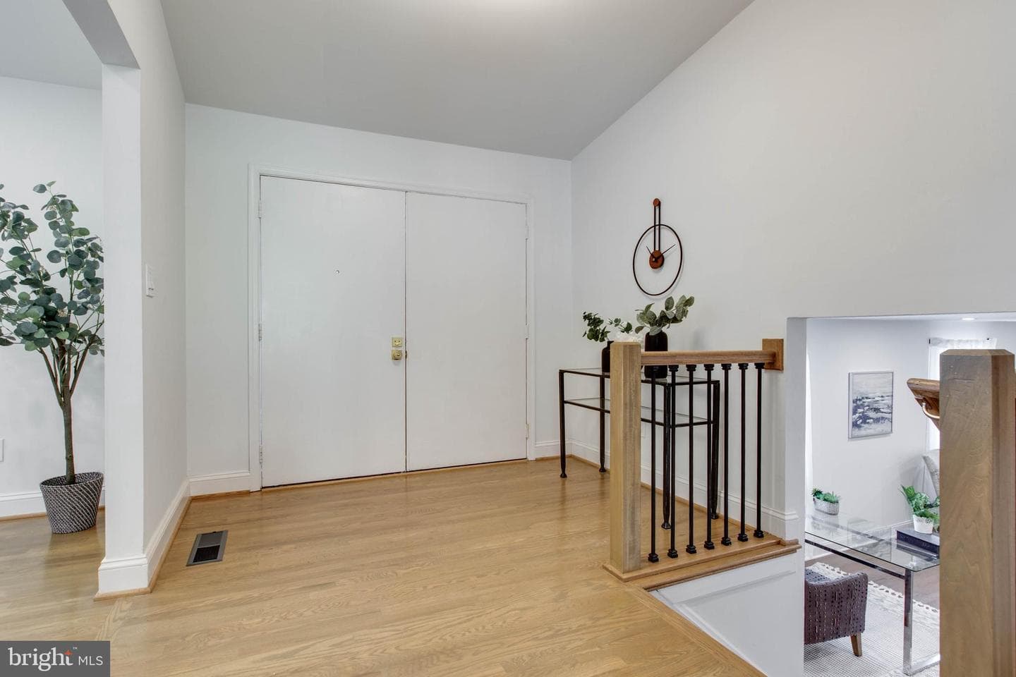 909 Farmstead Road photo 6