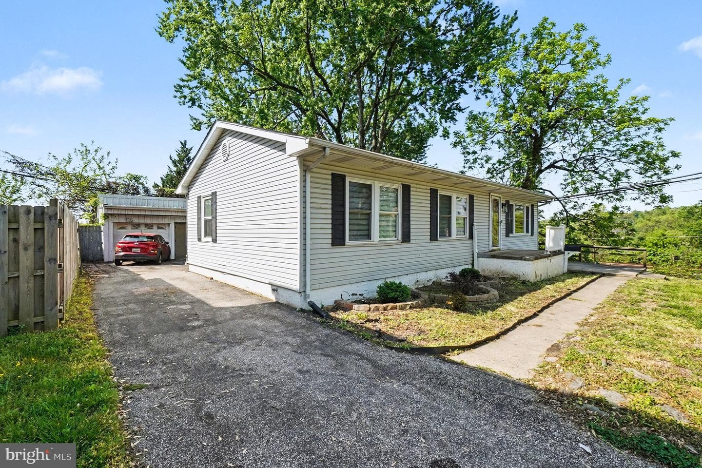 5 Lavern Avenue photo 4