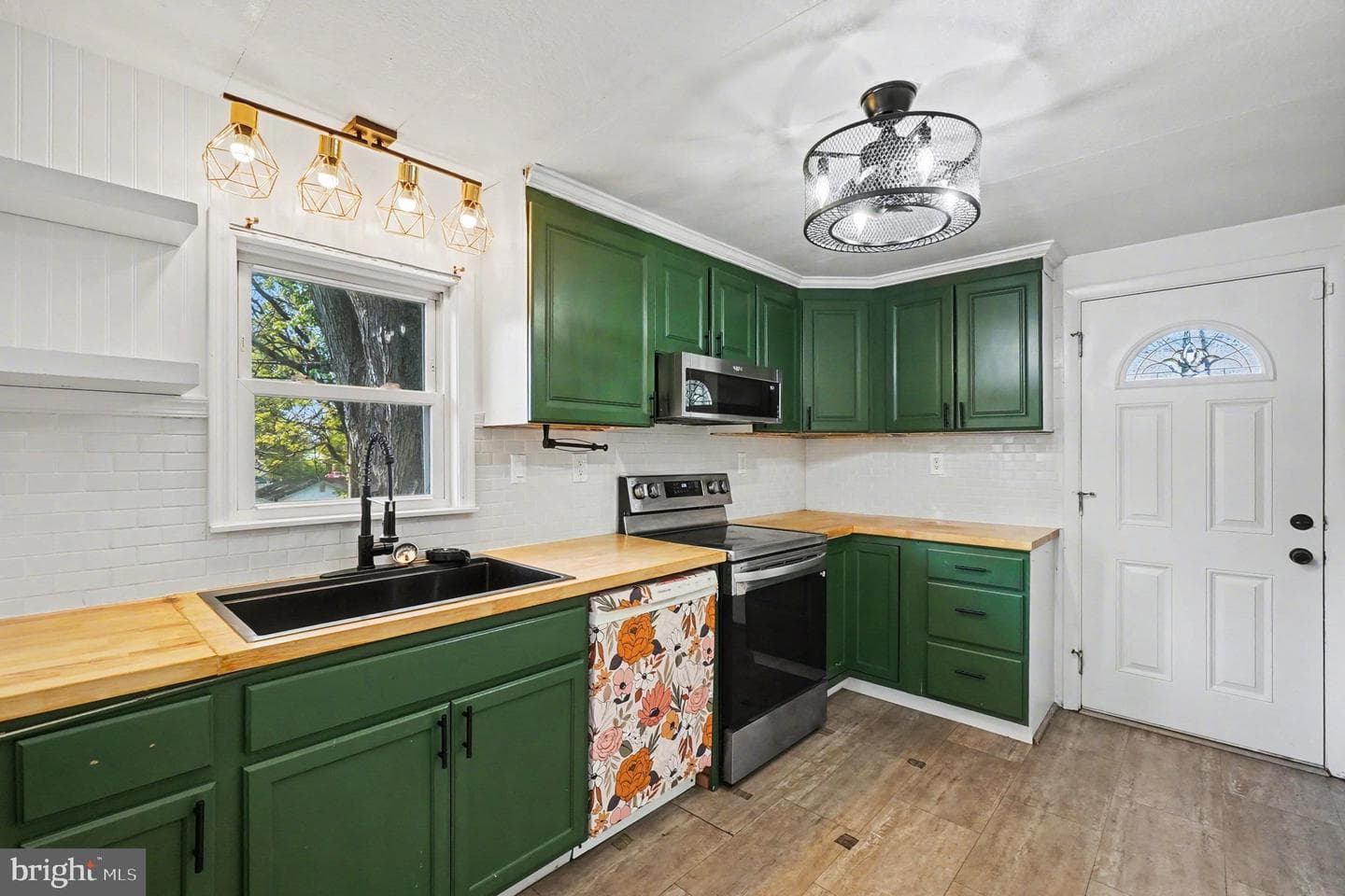 5 Lavern Avenue photo 9