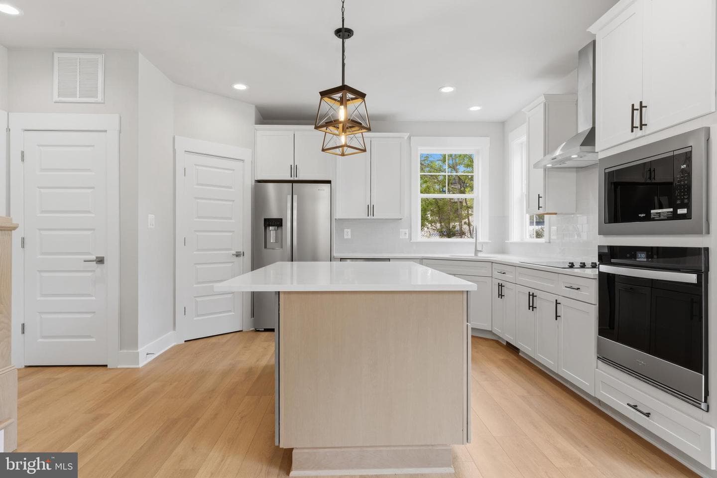2028 William Avenue photo 13