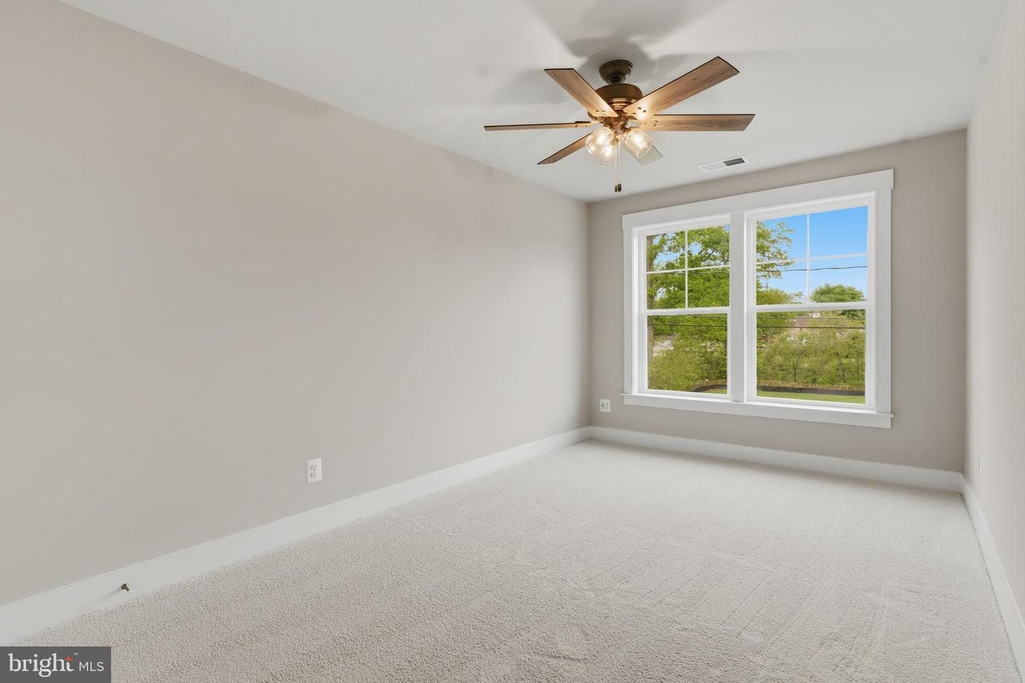 2028 William Avenue photo 18