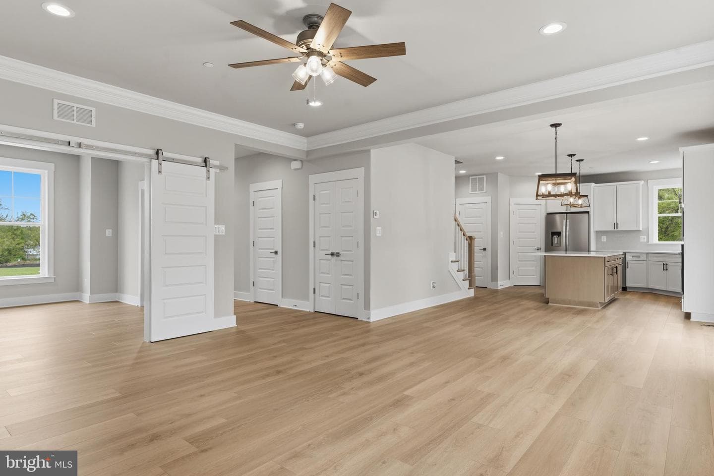 2028 William Avenue photo 24