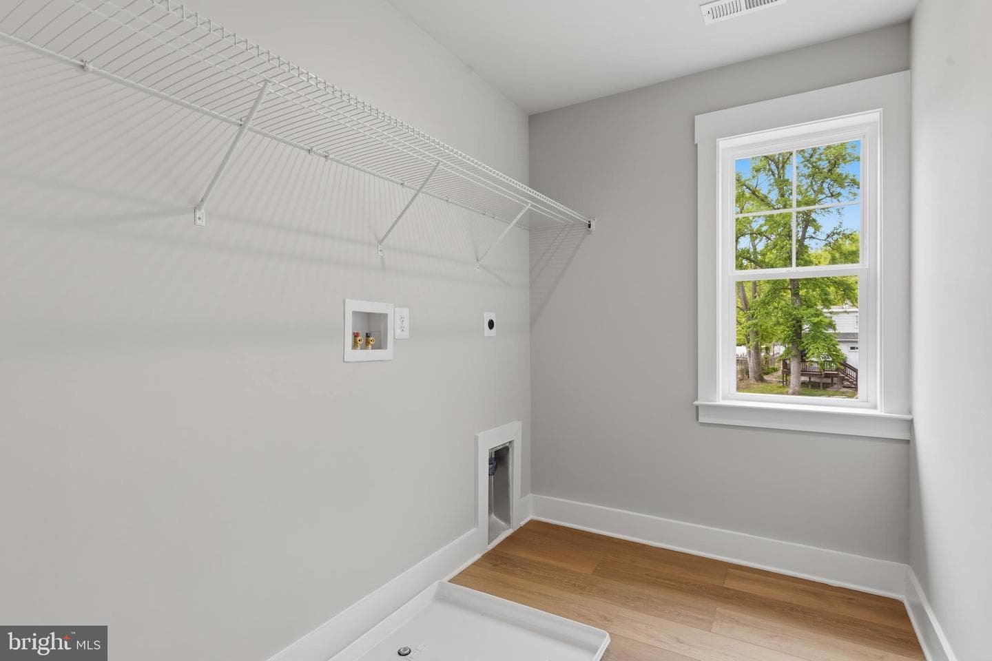 2028 William Avenue photo 28
