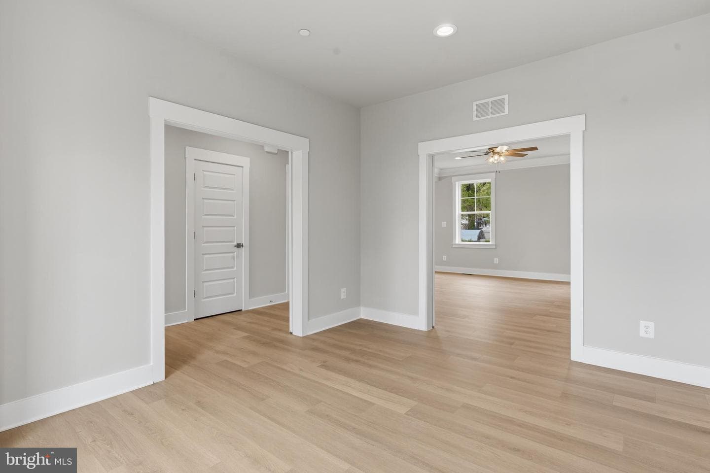 2028 William Avenue photo 37