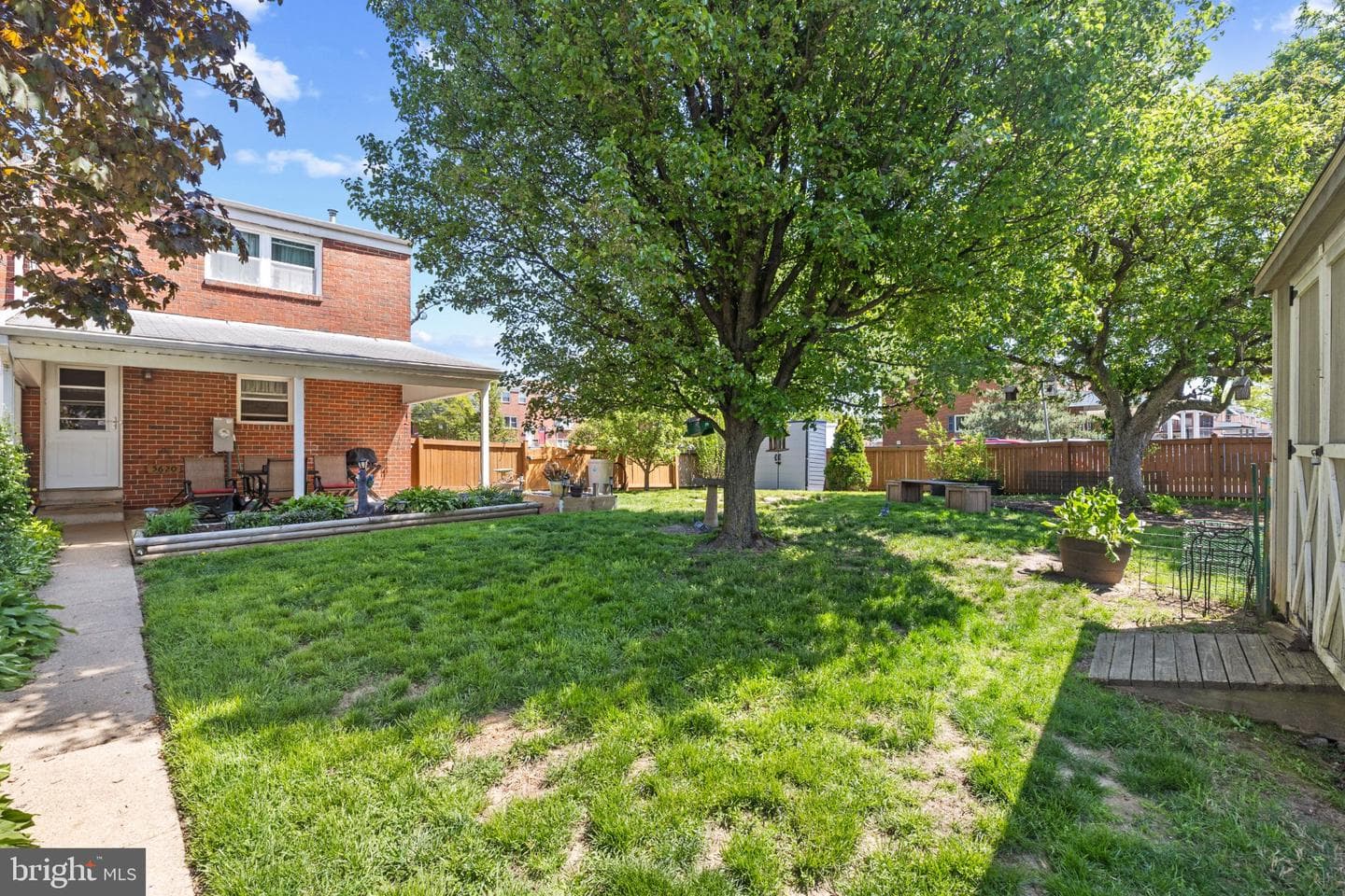 5620 Chelwynd Road photo 17