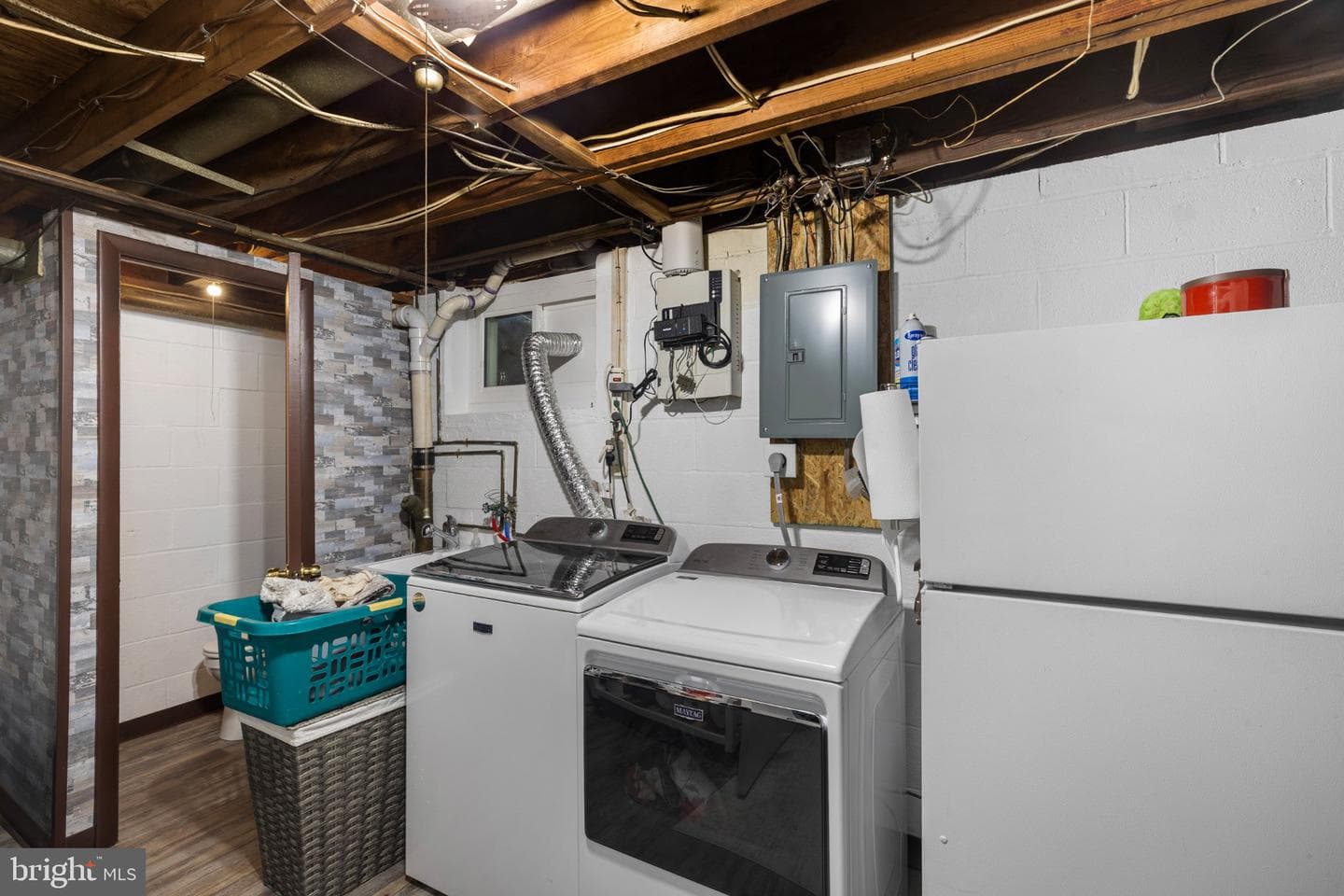 5620 Chelwynd Road photo 9