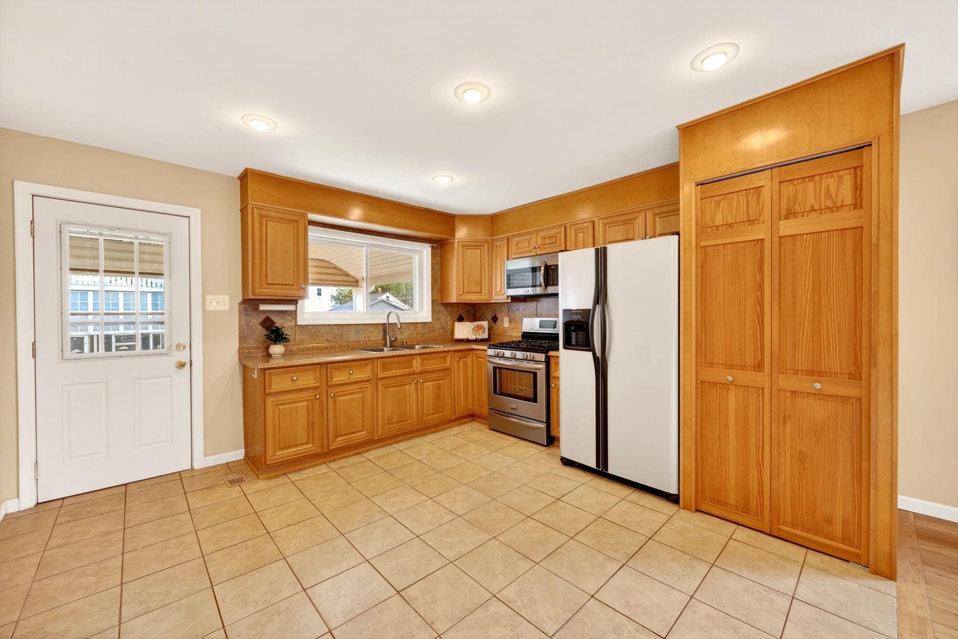 206 S Woodwell Road photo 12