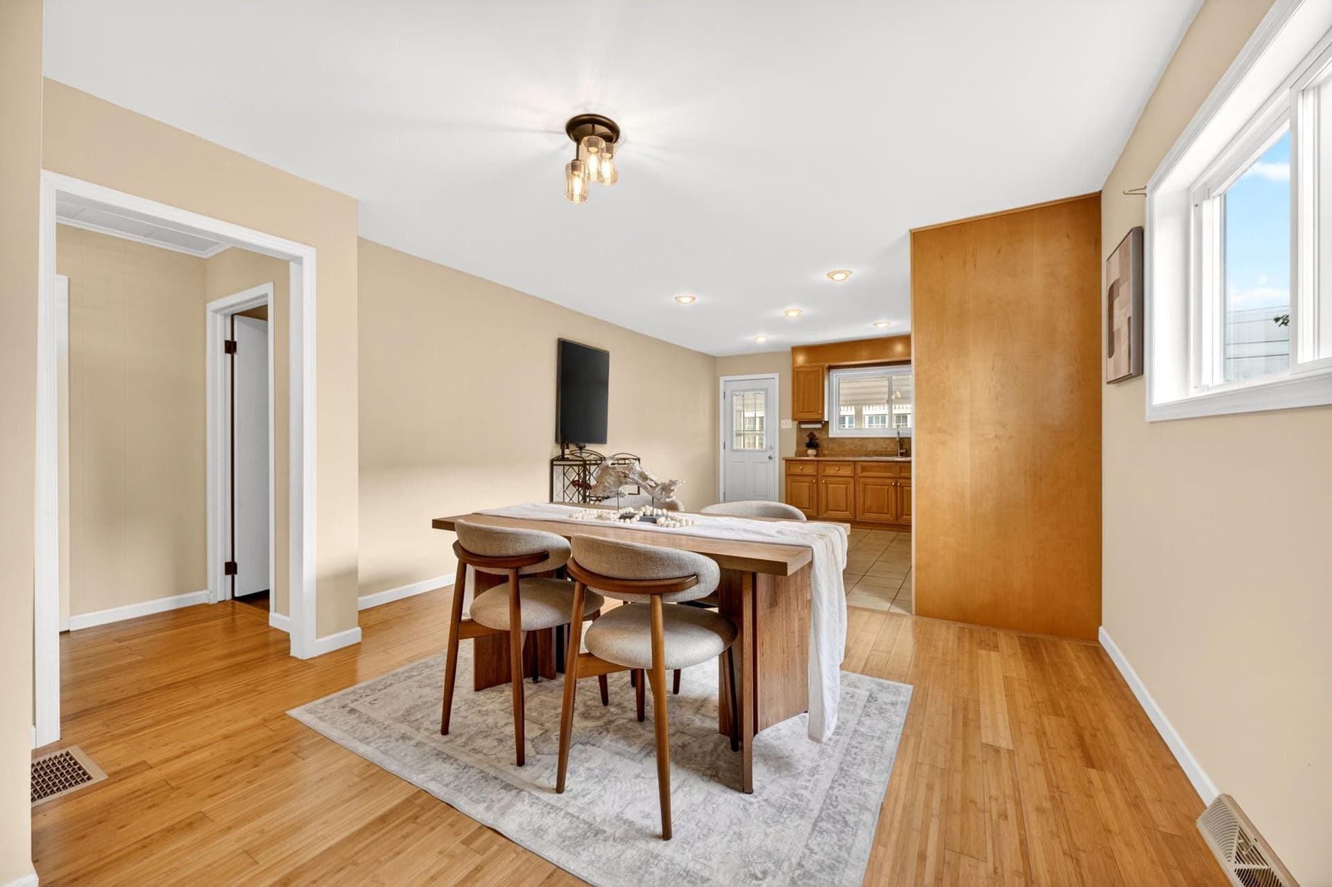 206 S Woodwell Road photo 7