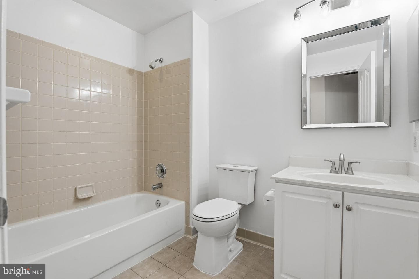 9500 Meadows Farm Drive photo 32
