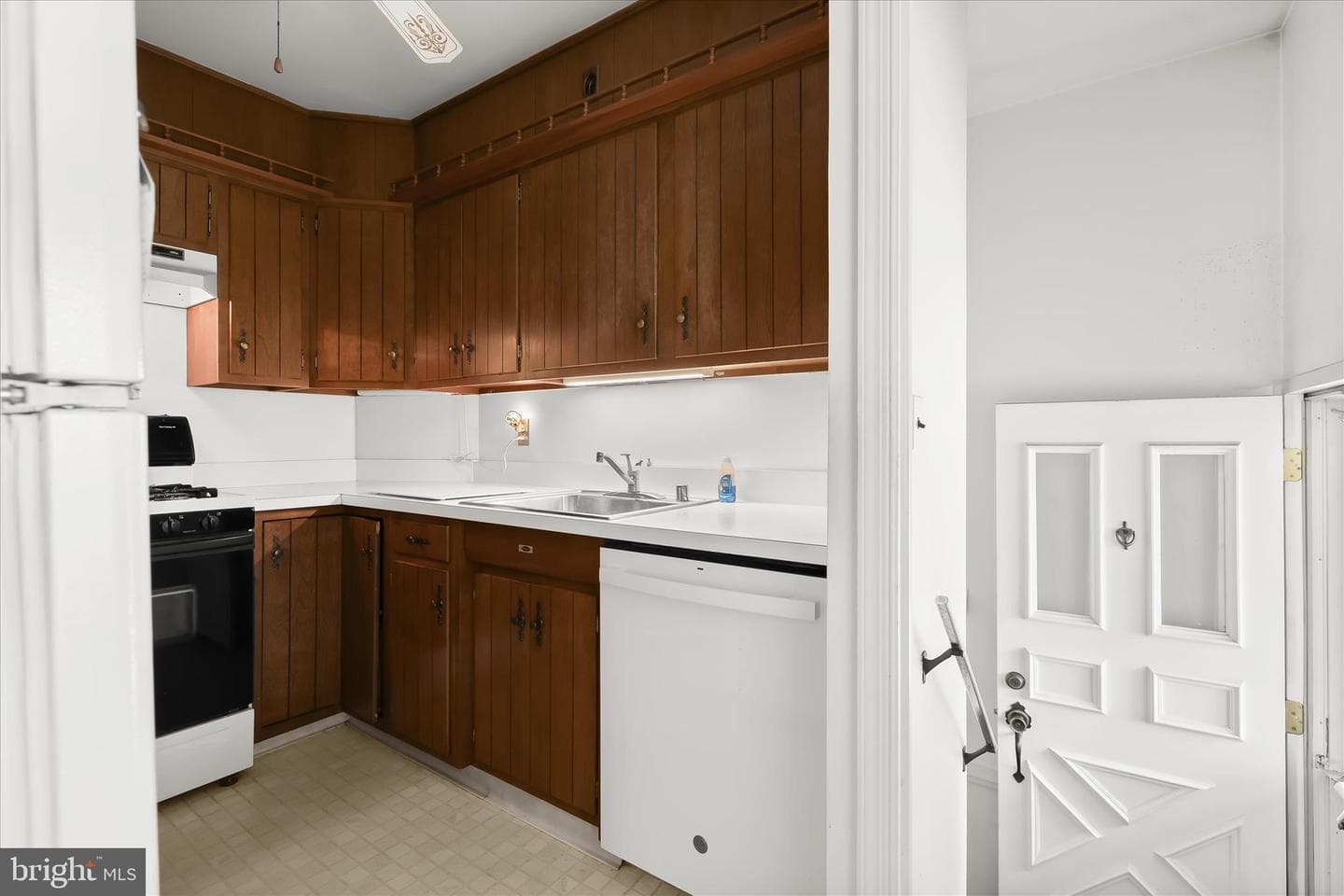 228 Spring Avenue photo 13