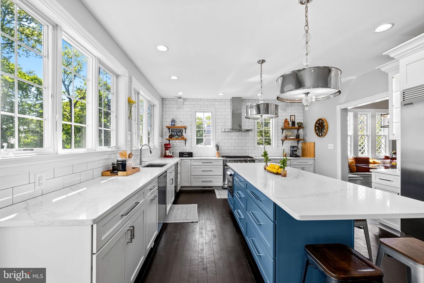 18 Beaumont Avenue photo 33