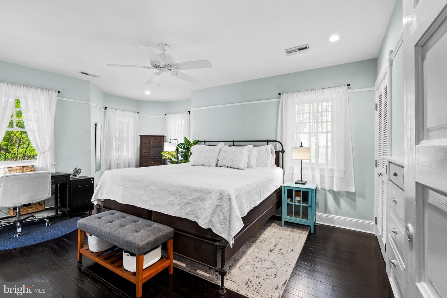 18 Beaumont Avenue photo 44