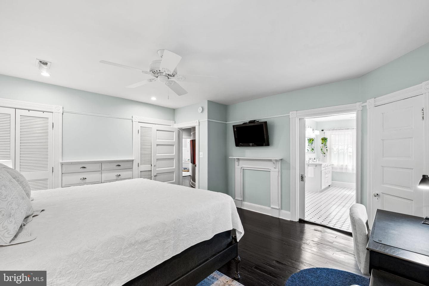 18 Beaumont Avenue photo 46