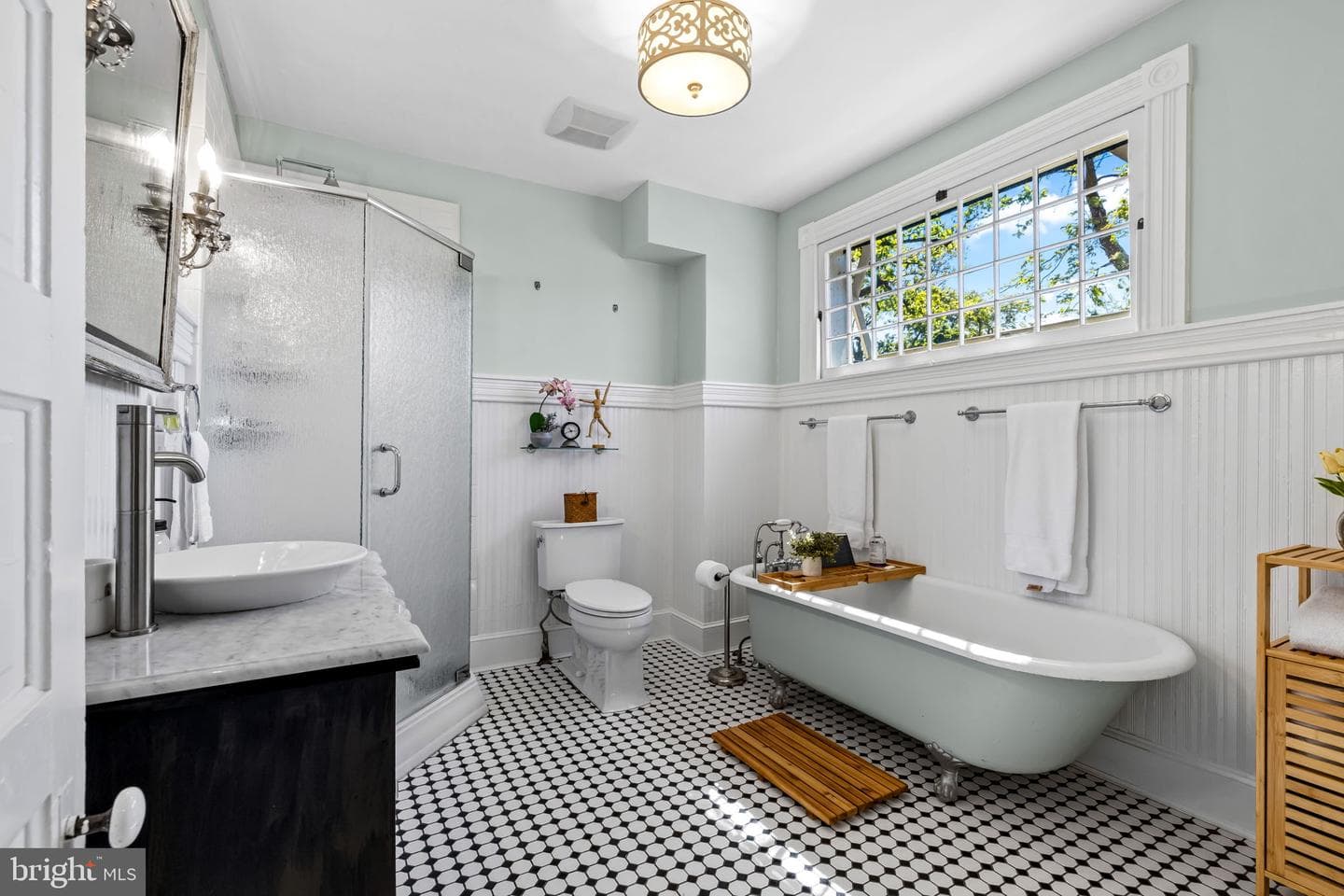 18 Beaumont Avenue photo 60