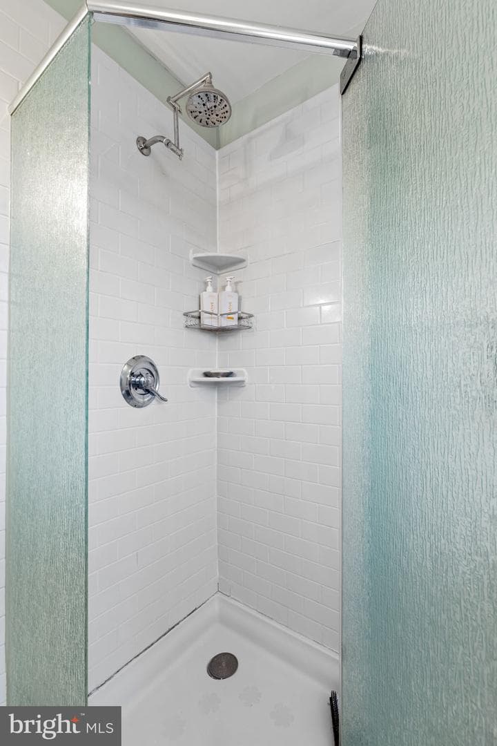 18 Beaumont Avenue photo 65