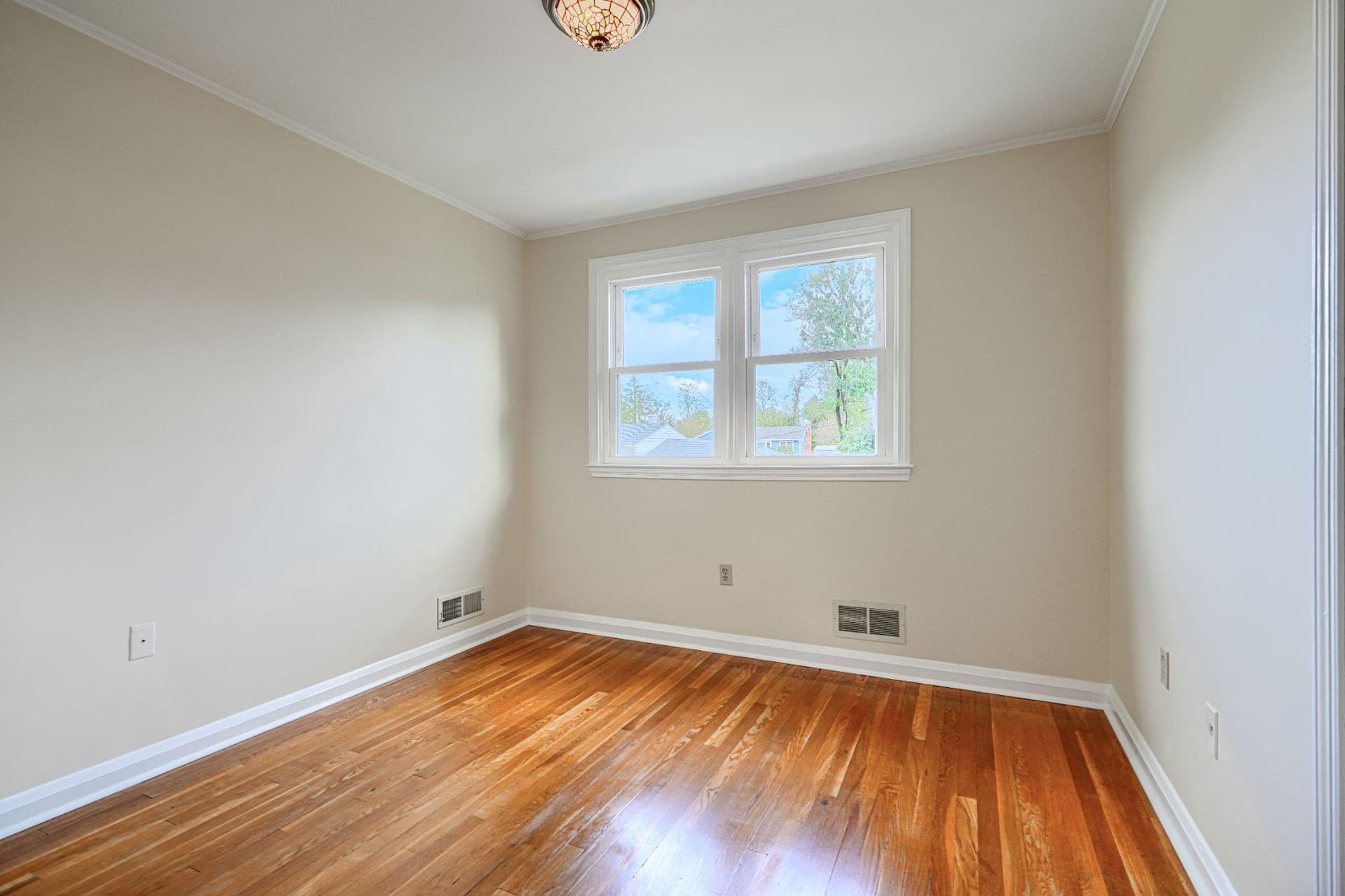 8 Felton Road photo 29