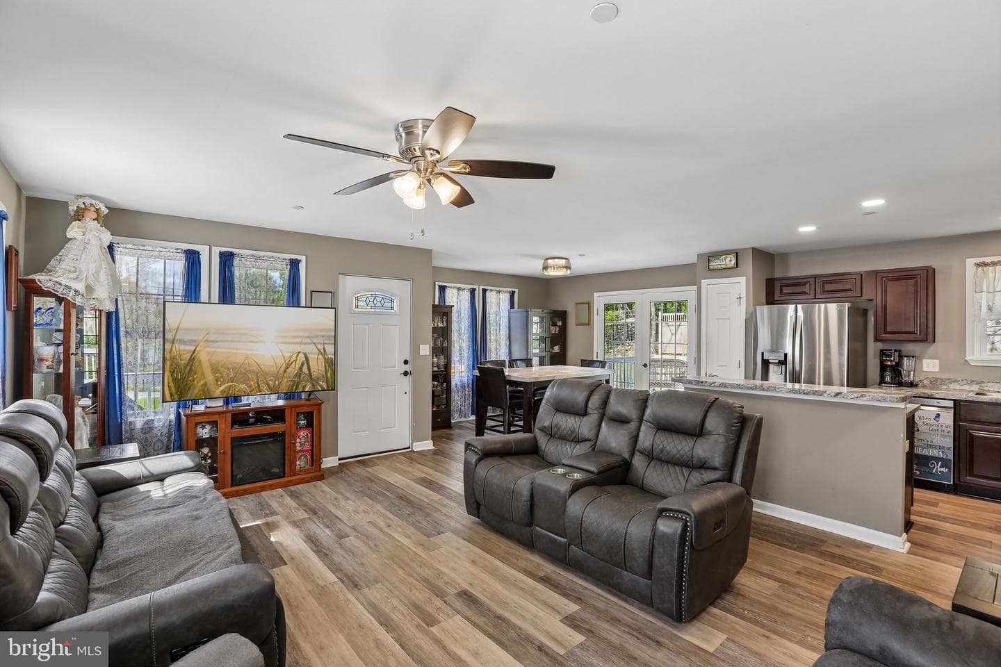 2601 Westchester Avenue photo 4