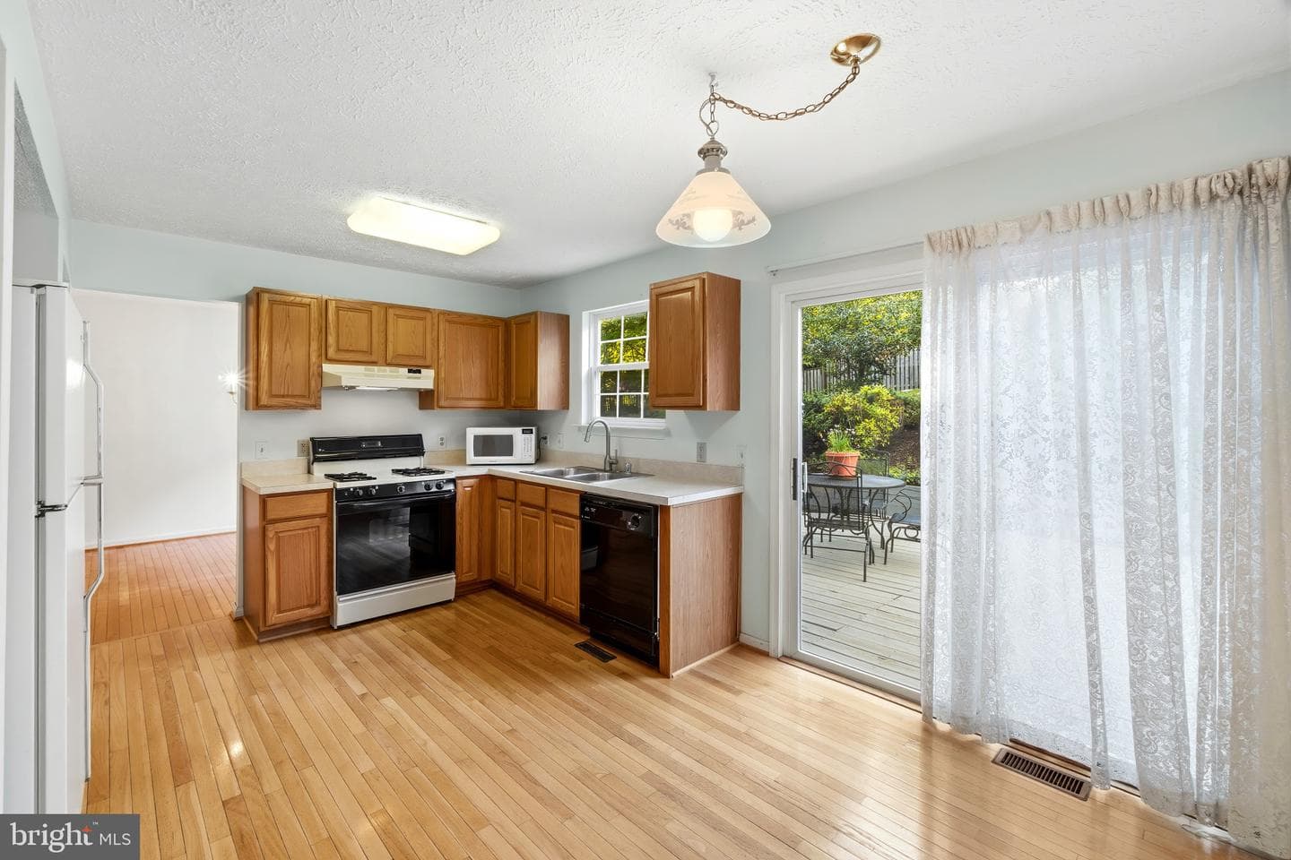2208 Tall Pines Court photo 9