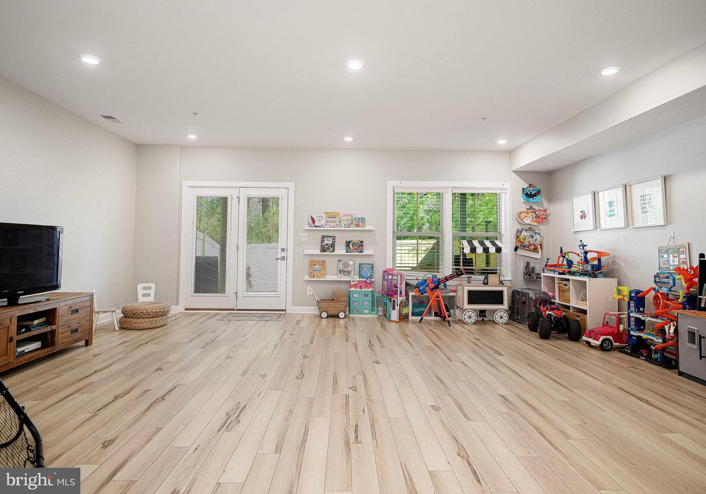 6334 Islington Street photo 31