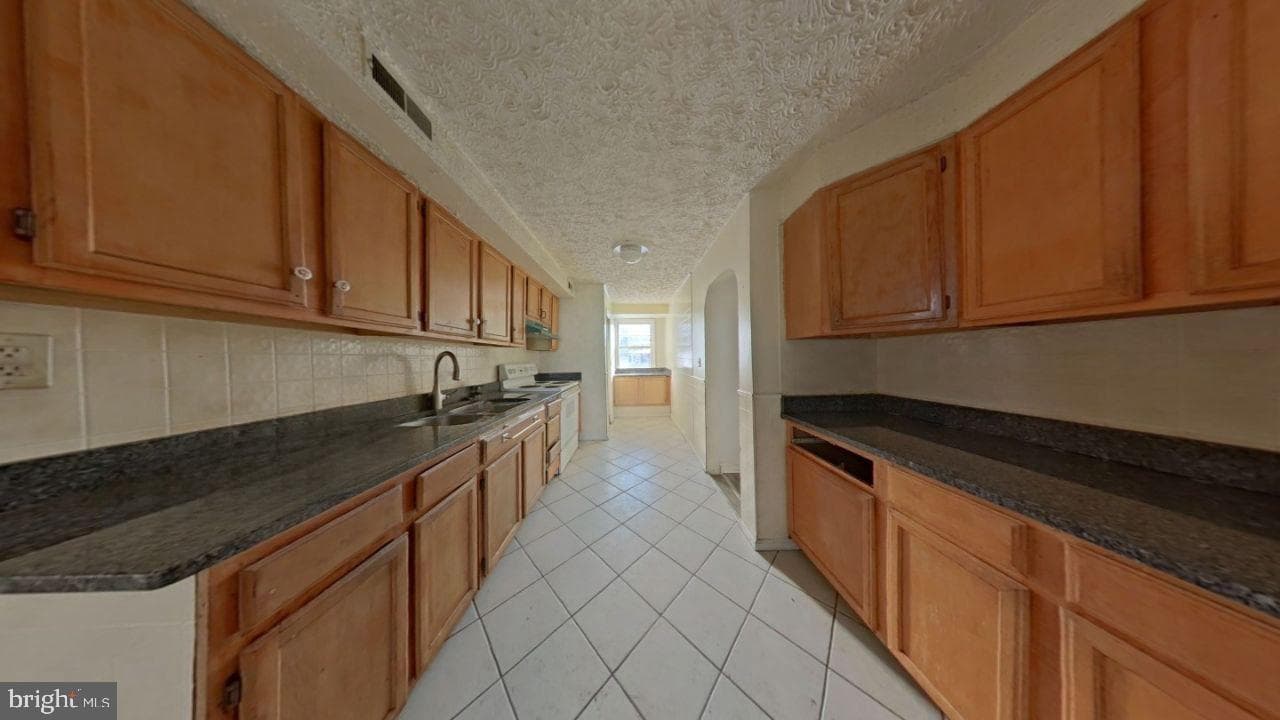 2716 Alderwood Avenue photo 9