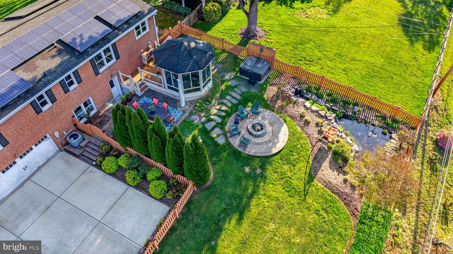 107 Martingale Road photo 2