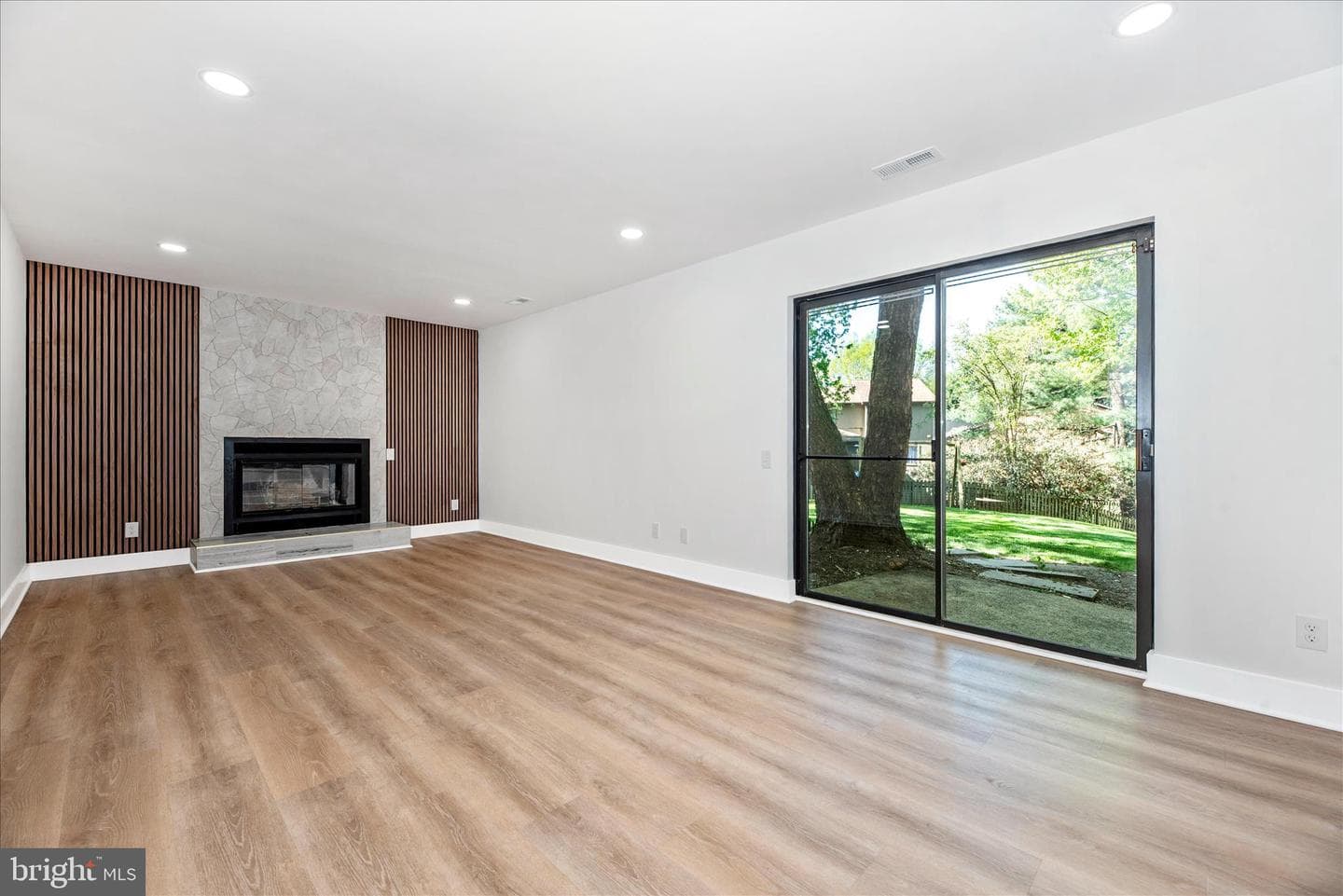 3747 Greenway Lane photo 23