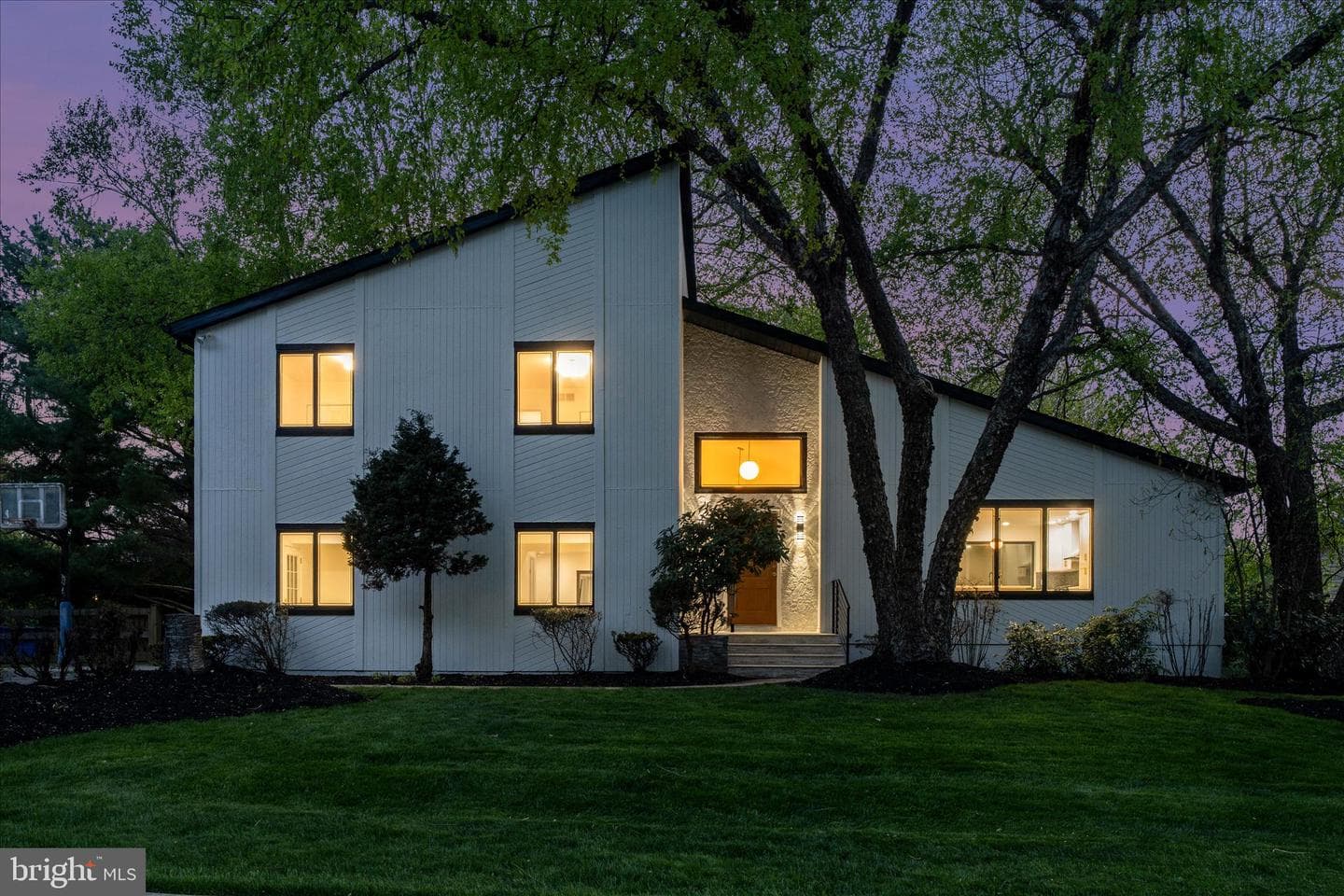 3747 Greenway Lane photo 4
