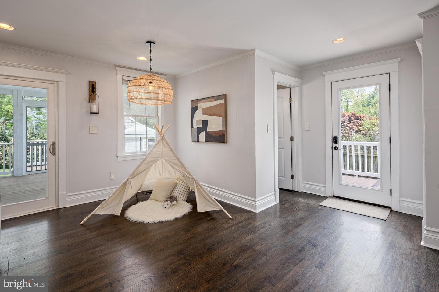 902 Kingston Road photo 15