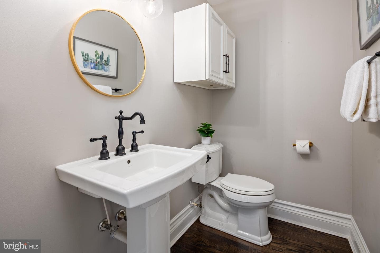 902 Kingston Road photo 16