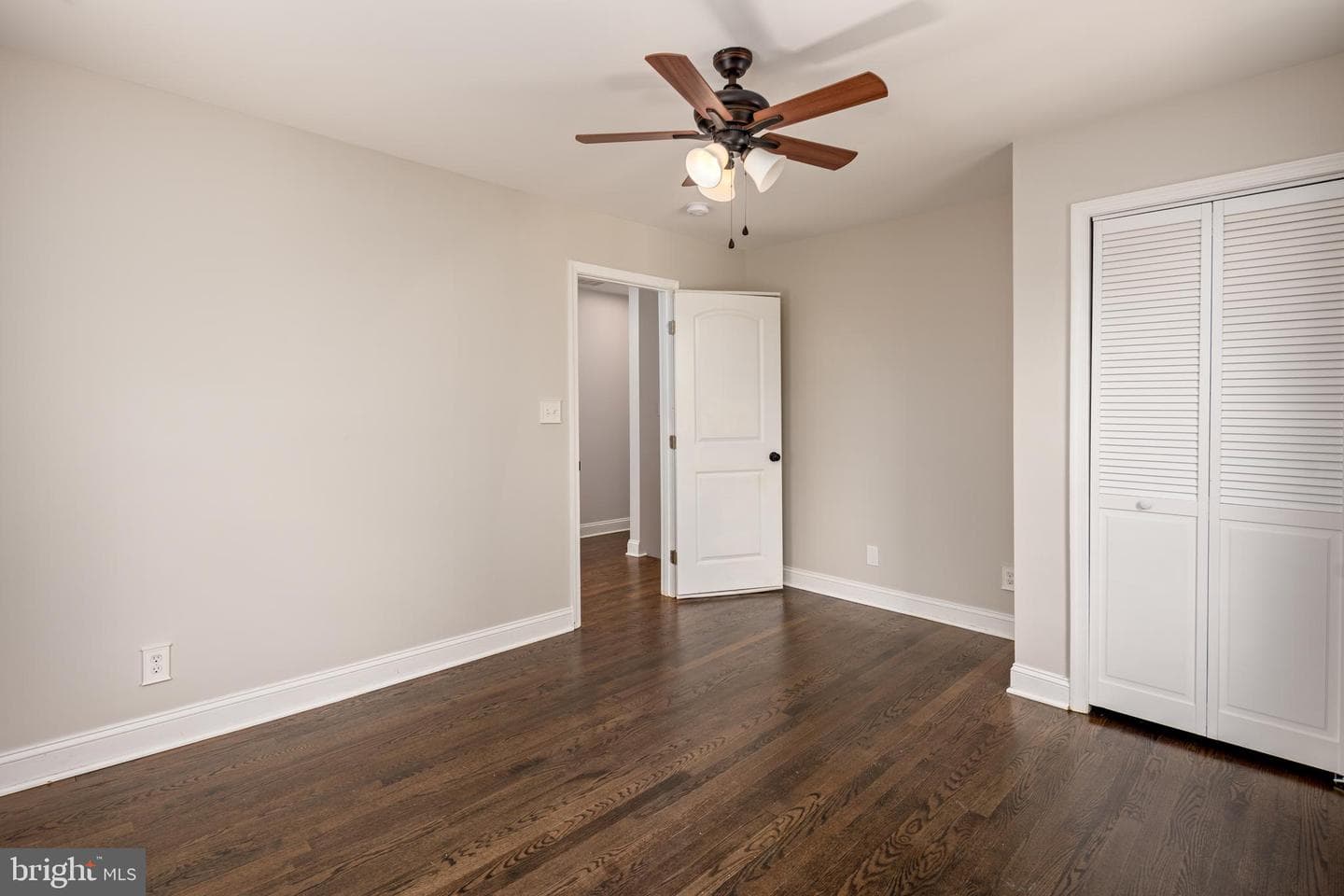 902 Kingston Road photo 20
