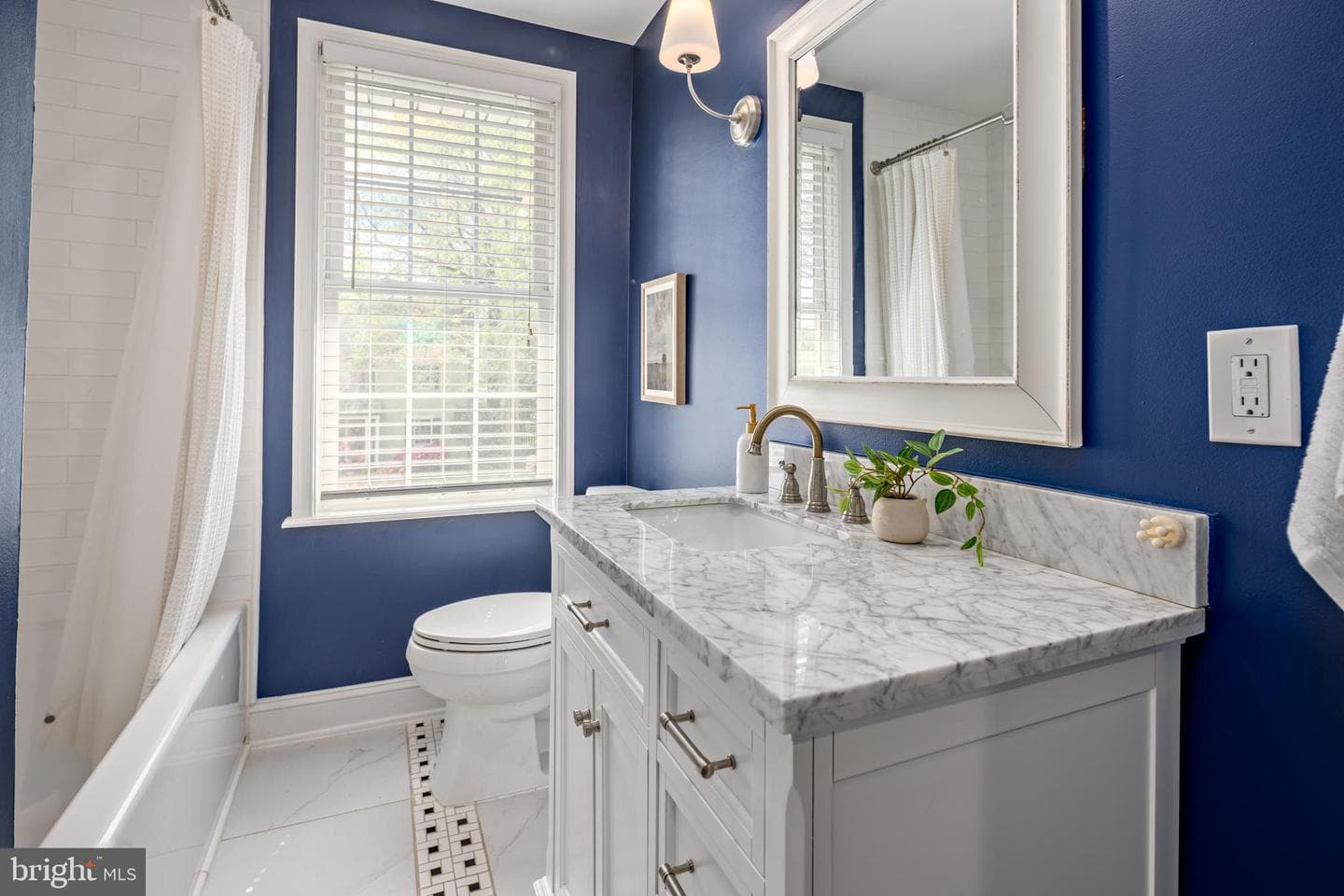 902 Kingston Road photo 22