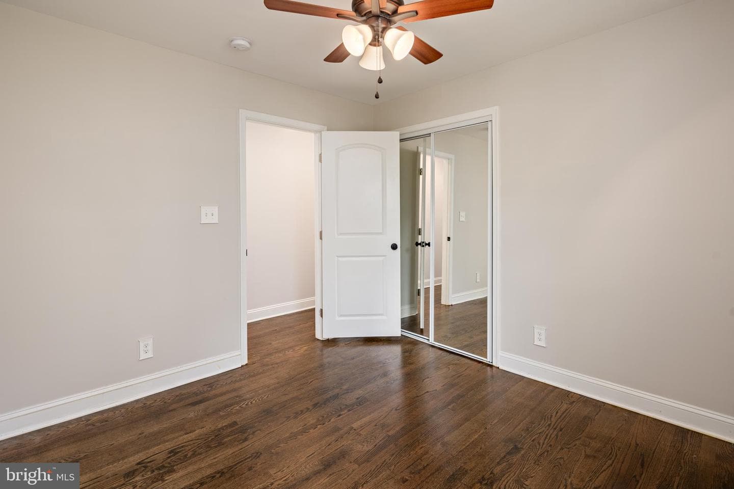 902 Kingston Road photo 26