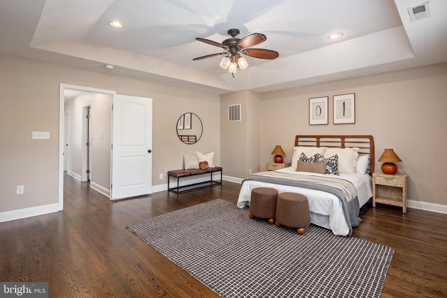 902 Kingston Road photo 27