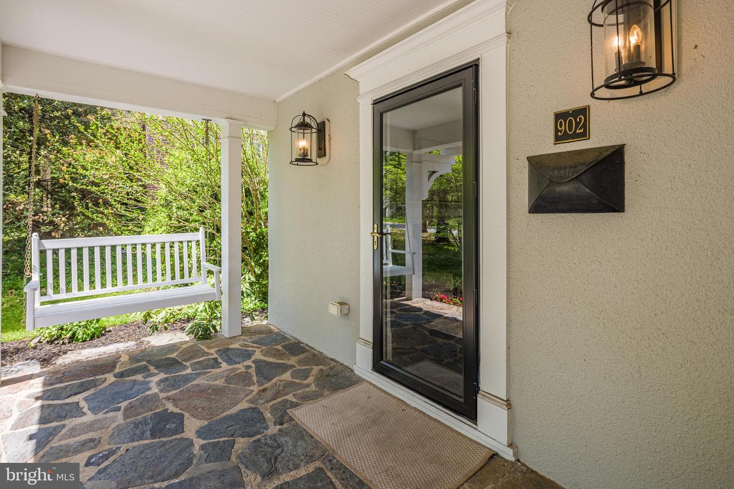 902 Kingston Road photo 3