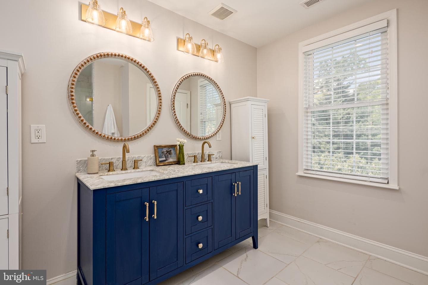902 Kingston Road photo 32