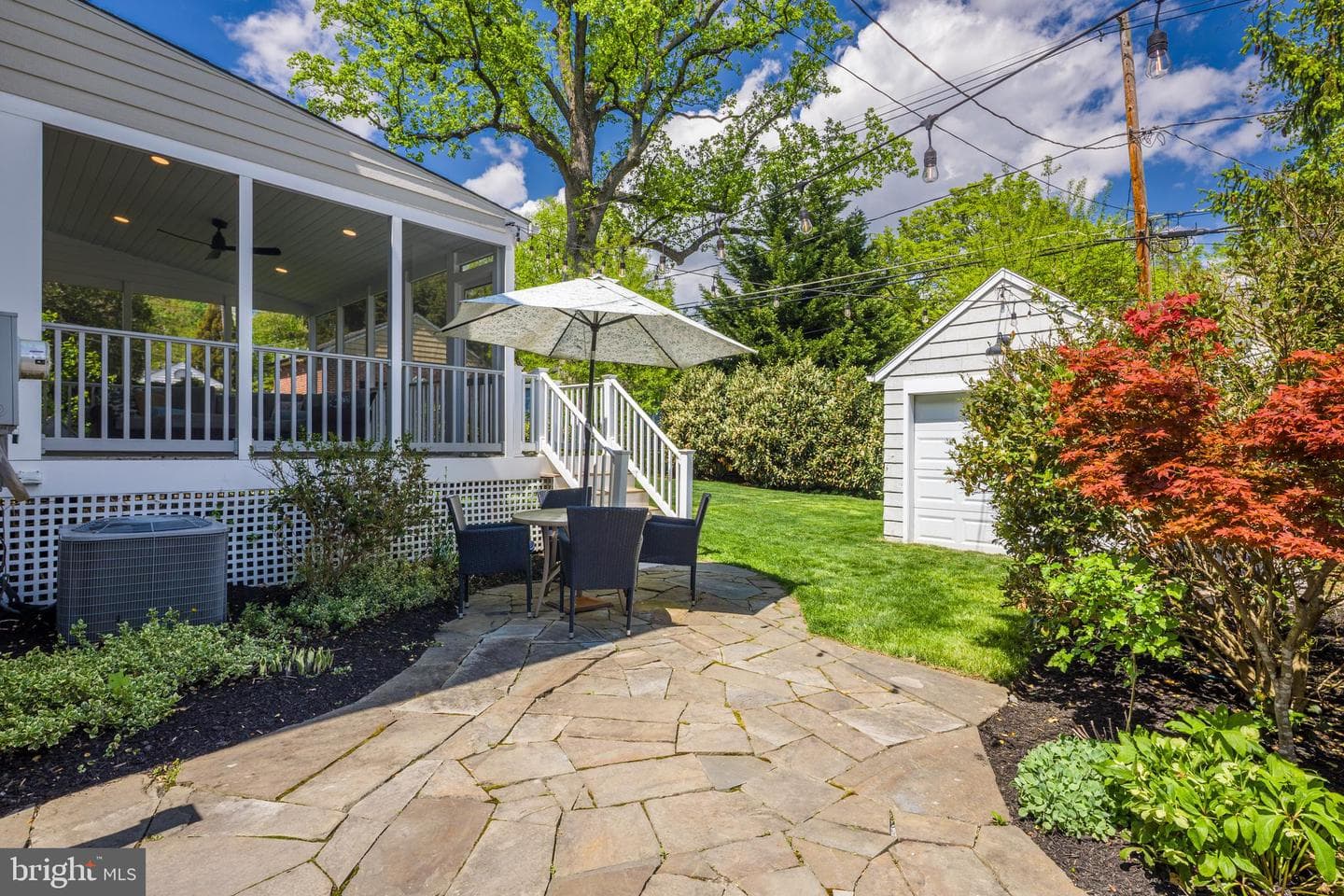 902 Kingston Road photo 39
