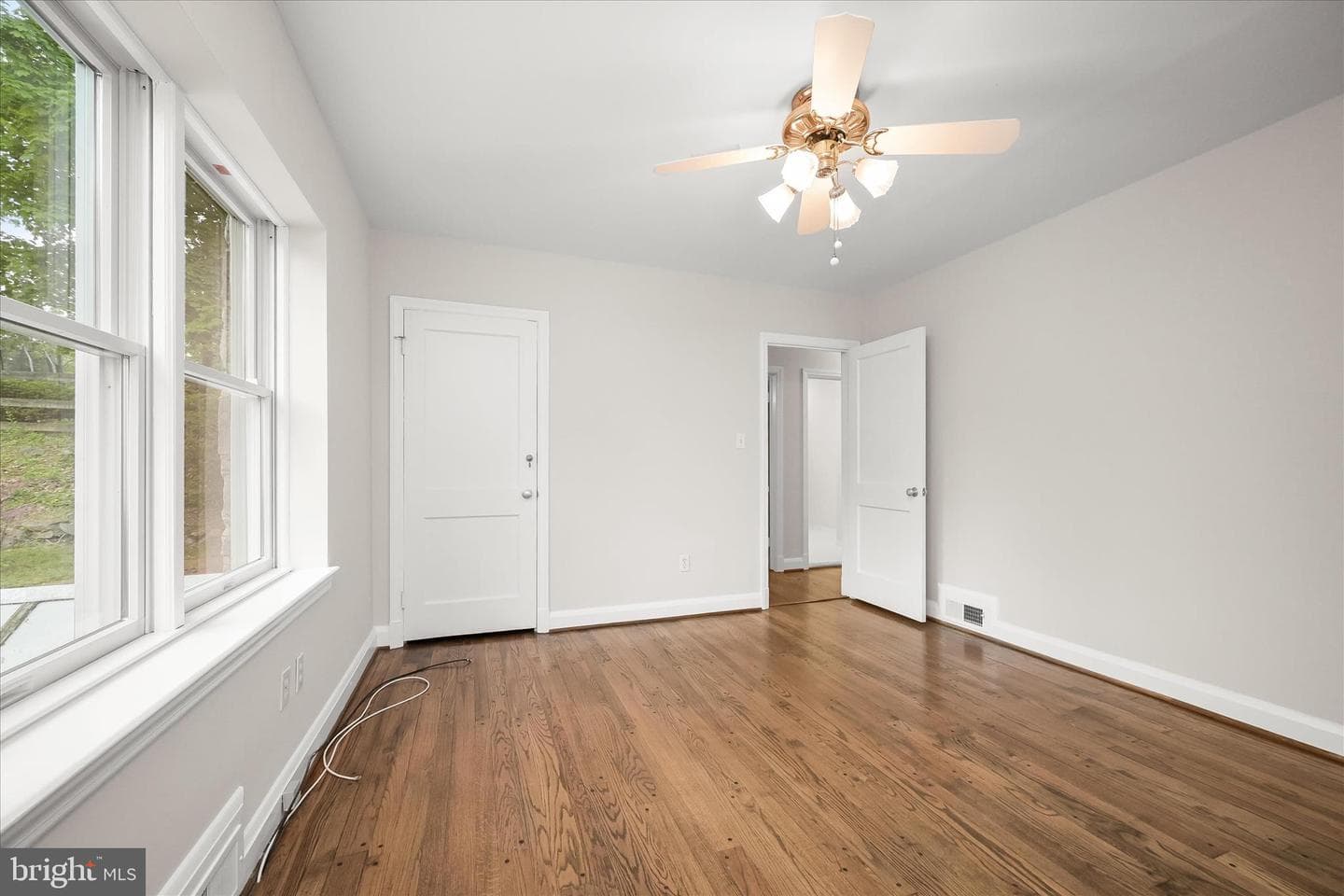 11 Seminole Avenue photo 28