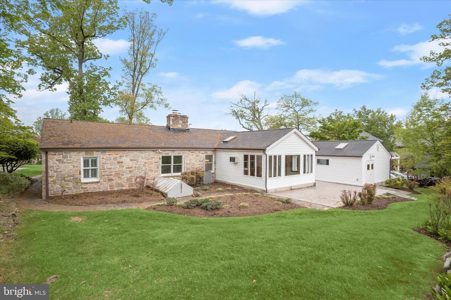 11 Seminole Avenue photo 36