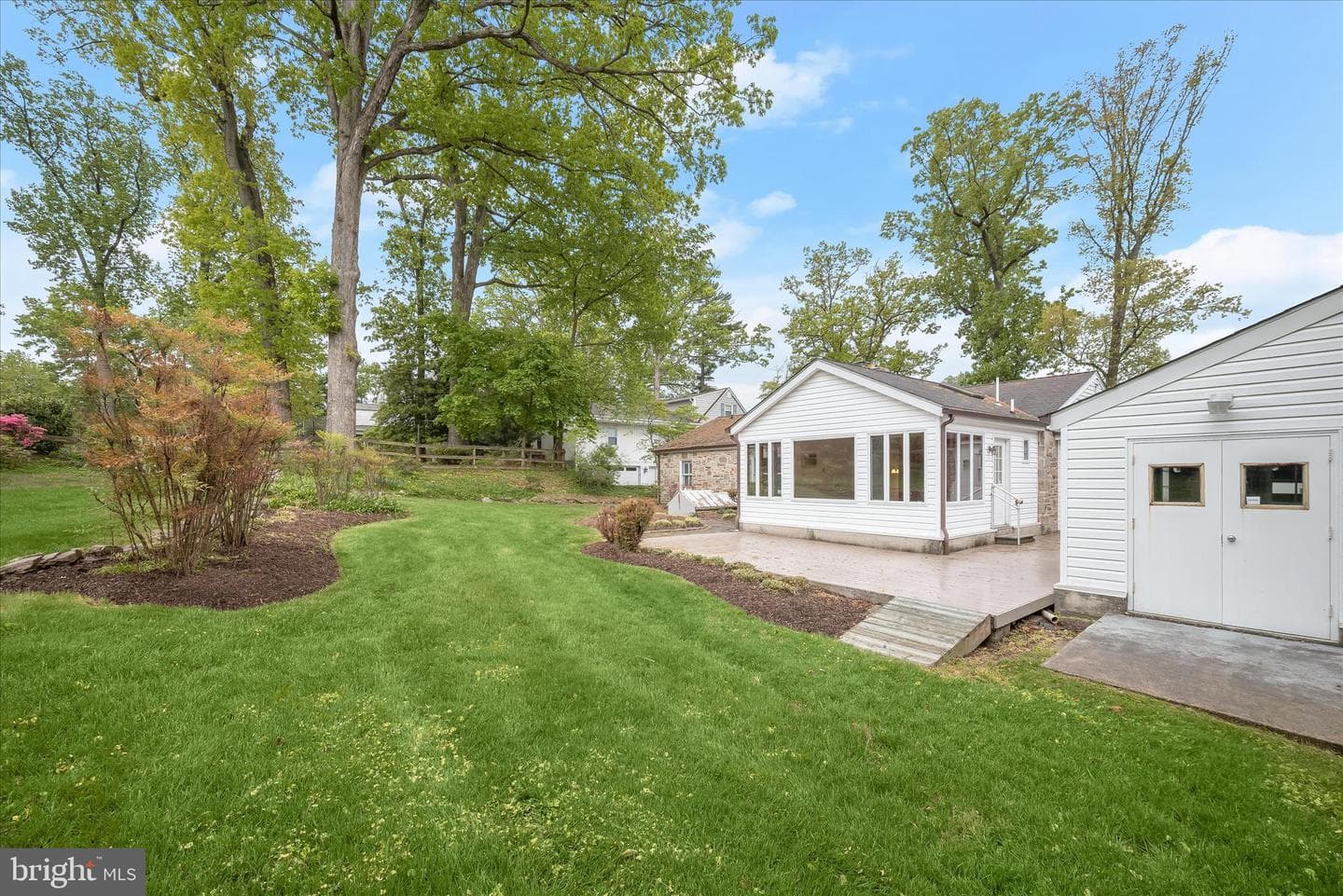 11 Seminole Avenue photo 40