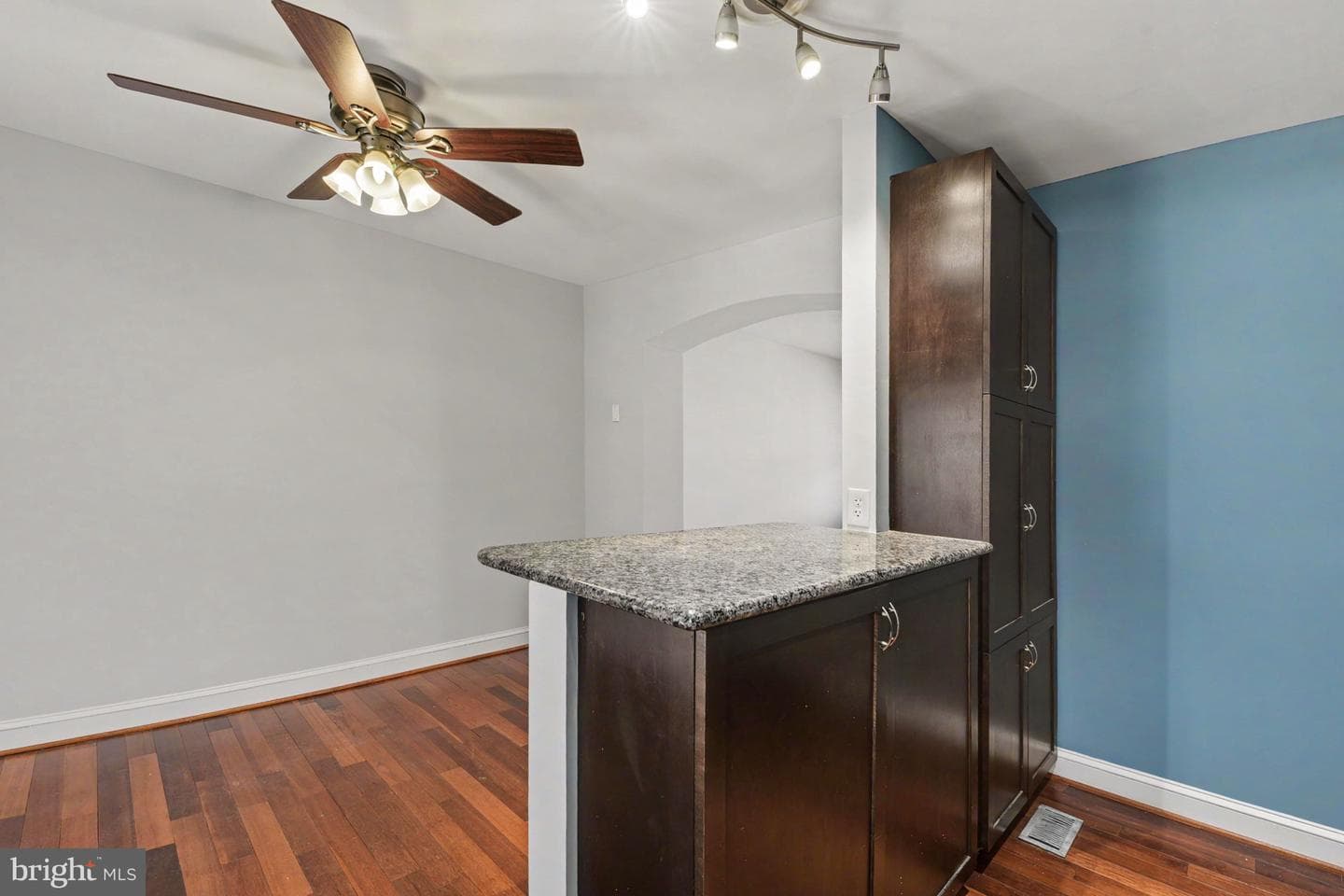 7039 Eastbrook Avenue photo 8