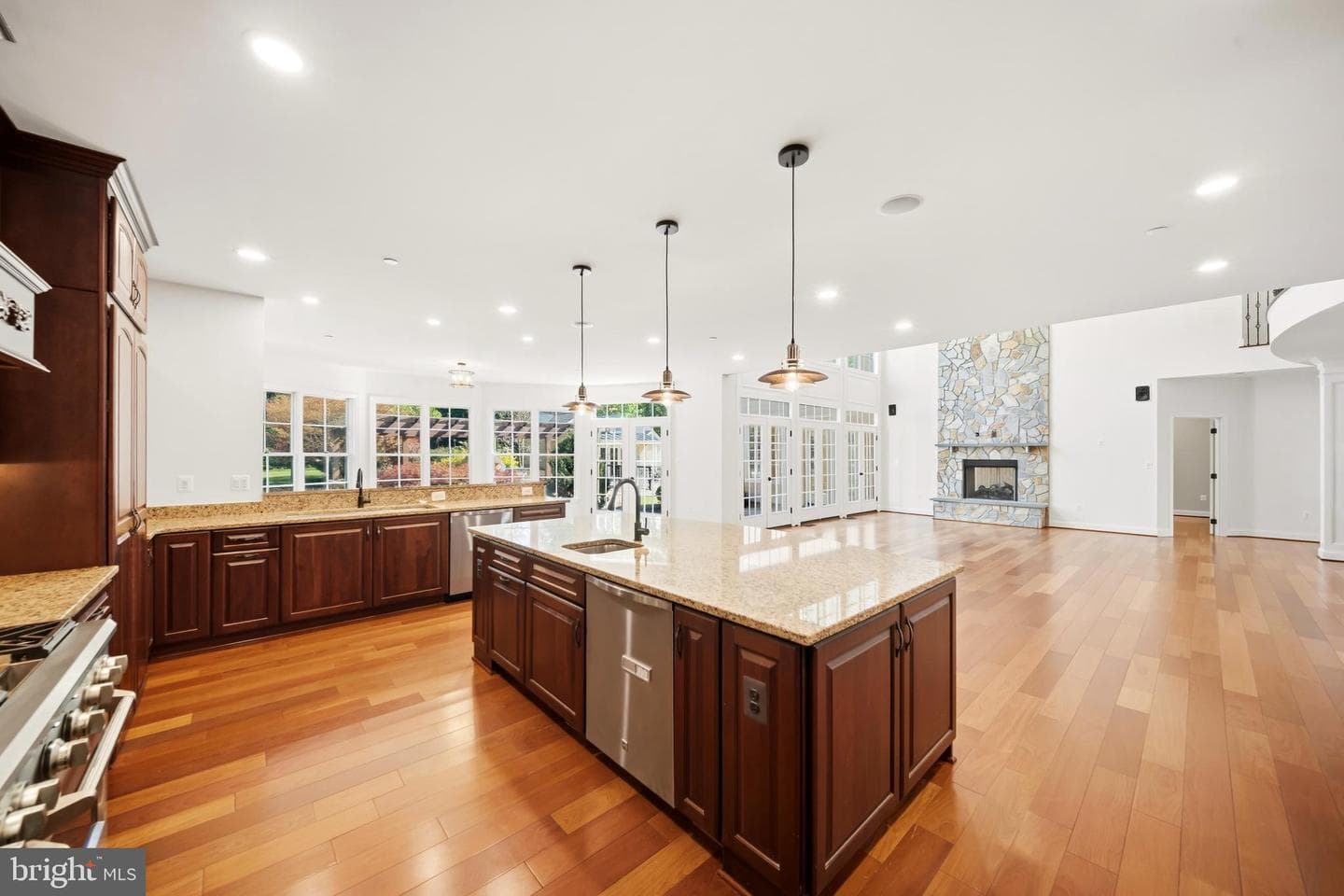 12228 Worthington photo 17