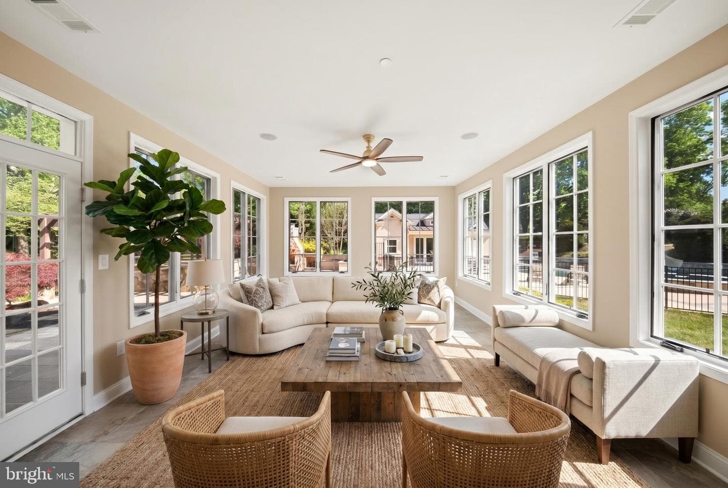 12228 Worthington photo 28