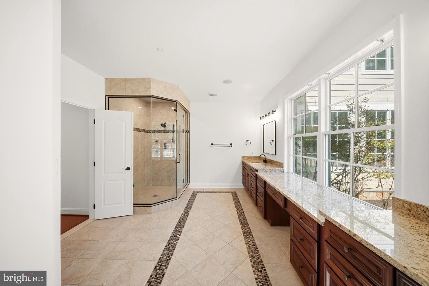 12228 Worthington photo 33