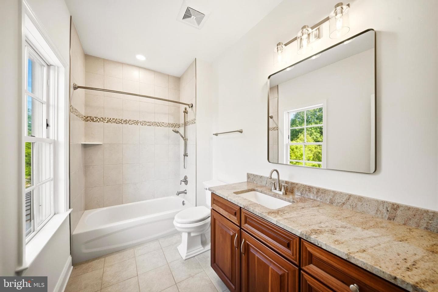 12228 Worthington photo 45